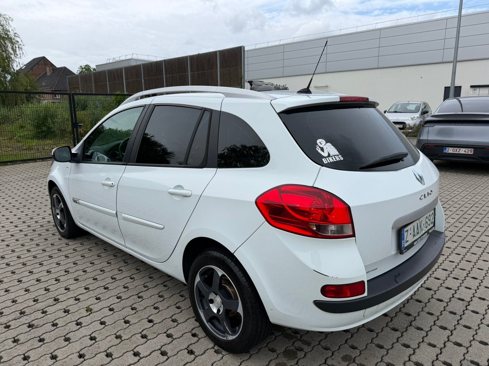 Renault Clio 1.5 tdci jaar 2012 heel goed staat, Euro 5, Wit, Bedrijf, 5 deurs