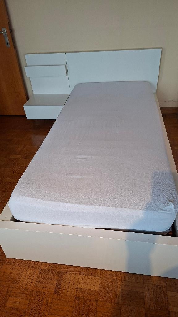 lit Malm, table de chevet simple blanche, matelas à lattes, Une personne, Enlèvement, Utilisé, Réglable