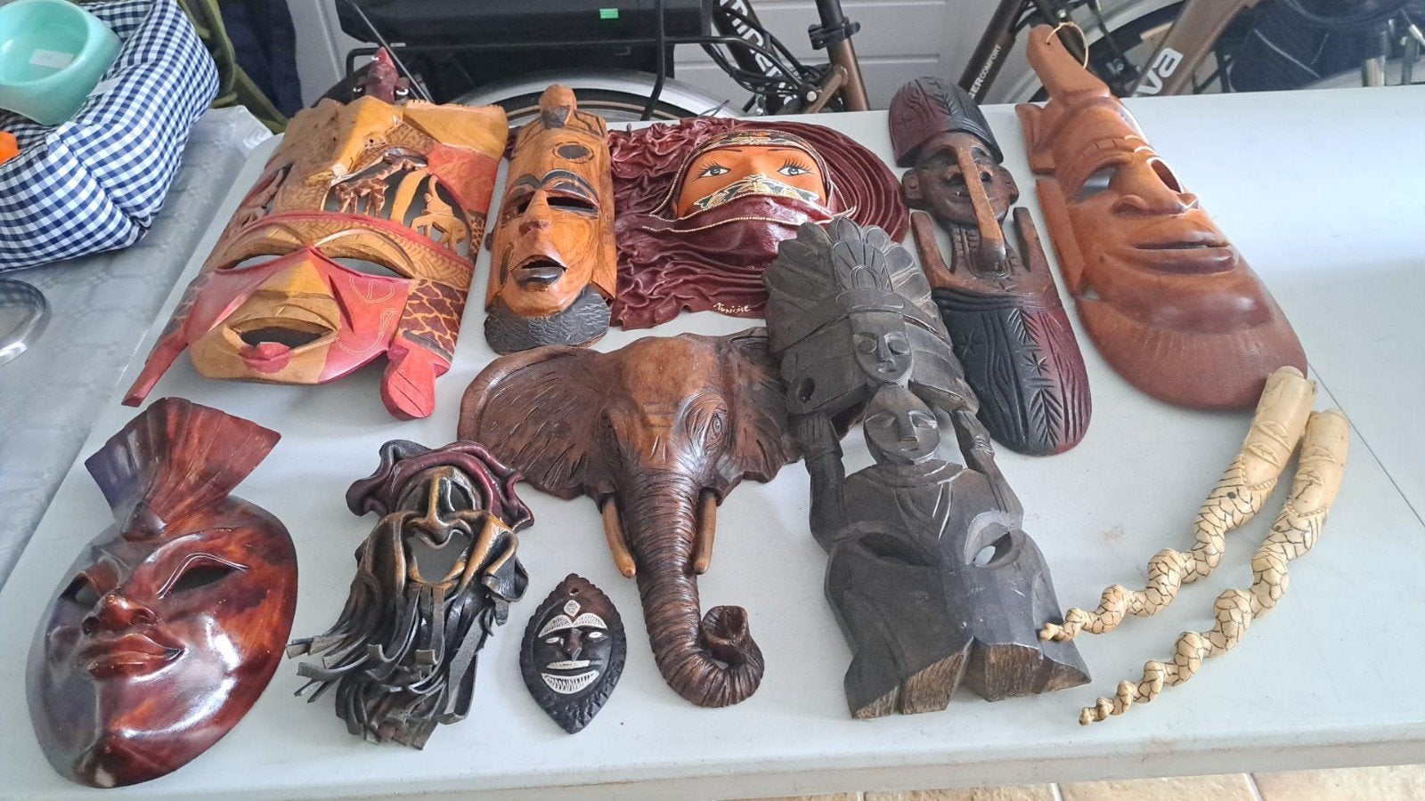 lot houten / lederen maskers, Enlèvement ou Envoi