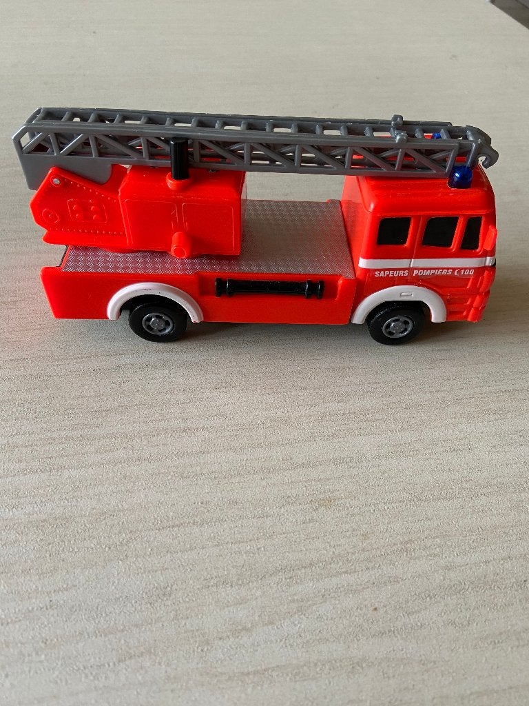 Brandweerwagen speelgoedauto, Ophalen