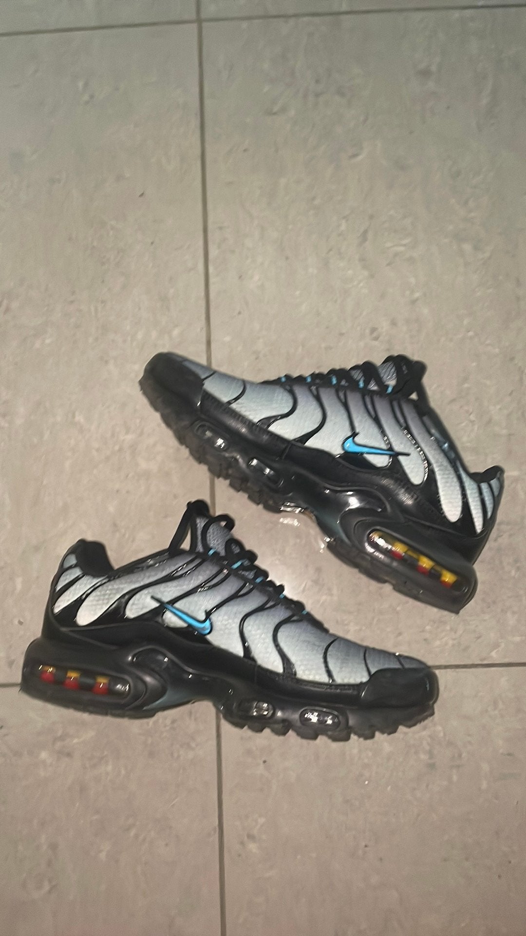 Zwart en blauw nike tn’s, Vêtements | Hommes, Enlèvement ou Envoi, Comme neuf, Bleu, Baskets