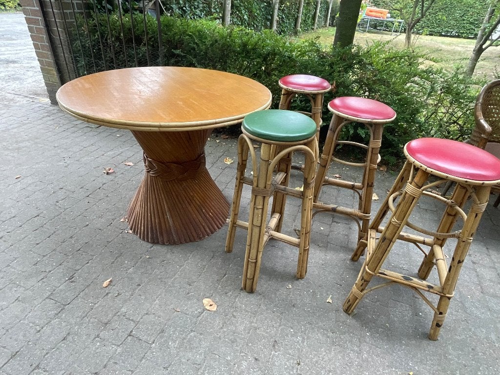 Vintage MC Guire tafel en 4 krukken, Maison & Meubles, Tabourets de bar, 4 tabourets, Enlèvement, Utilisé, Osier