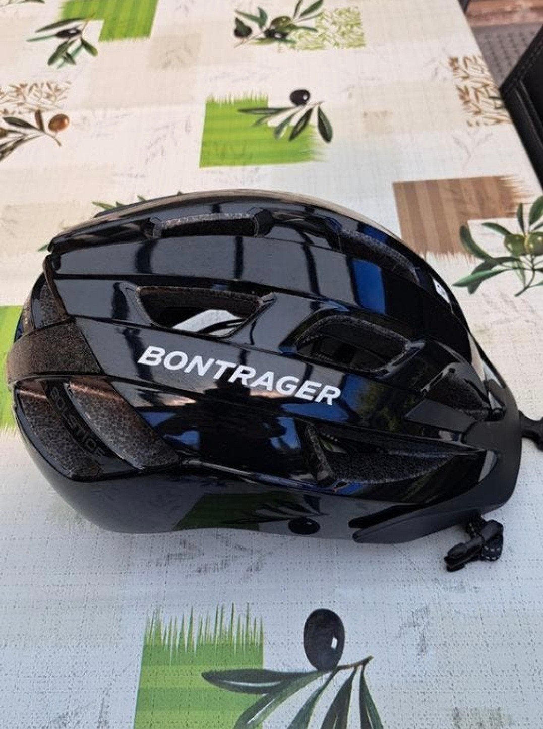 2 Fietshelmen..nieuw !  Bontrager, Vélos & Vélomoteurs, Accessoires vélo | Casques de vélo, Enlèvement ou Envoi