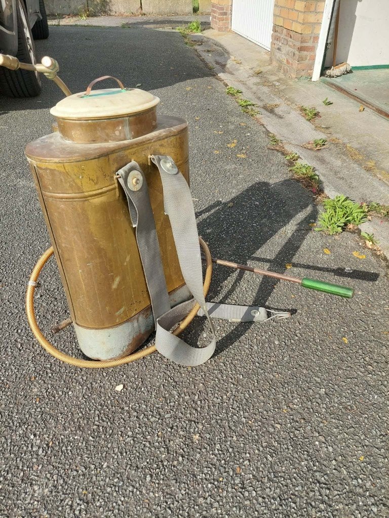 Koperen landbouwspuit/tuinspuit, Enlèvement
