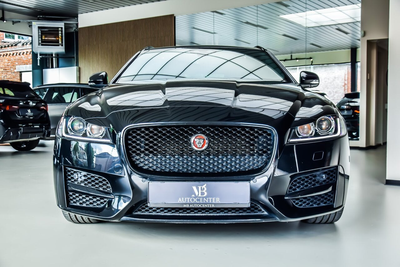 Jaguar XF Sportbrake 2.0 T R-Sport Black Edition 06/2020, Auto's, Jaguar, 174 g/km, 4 cilinders, 0 kg, Zwart