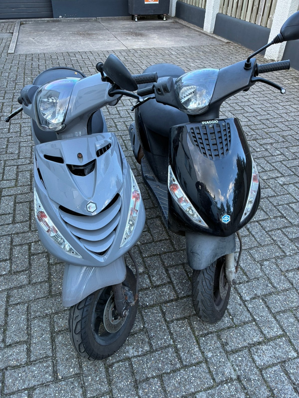 2x Piaggio Zip, Fietsen en Brommers, Ophalen, Zo goed als nieuw, Zip