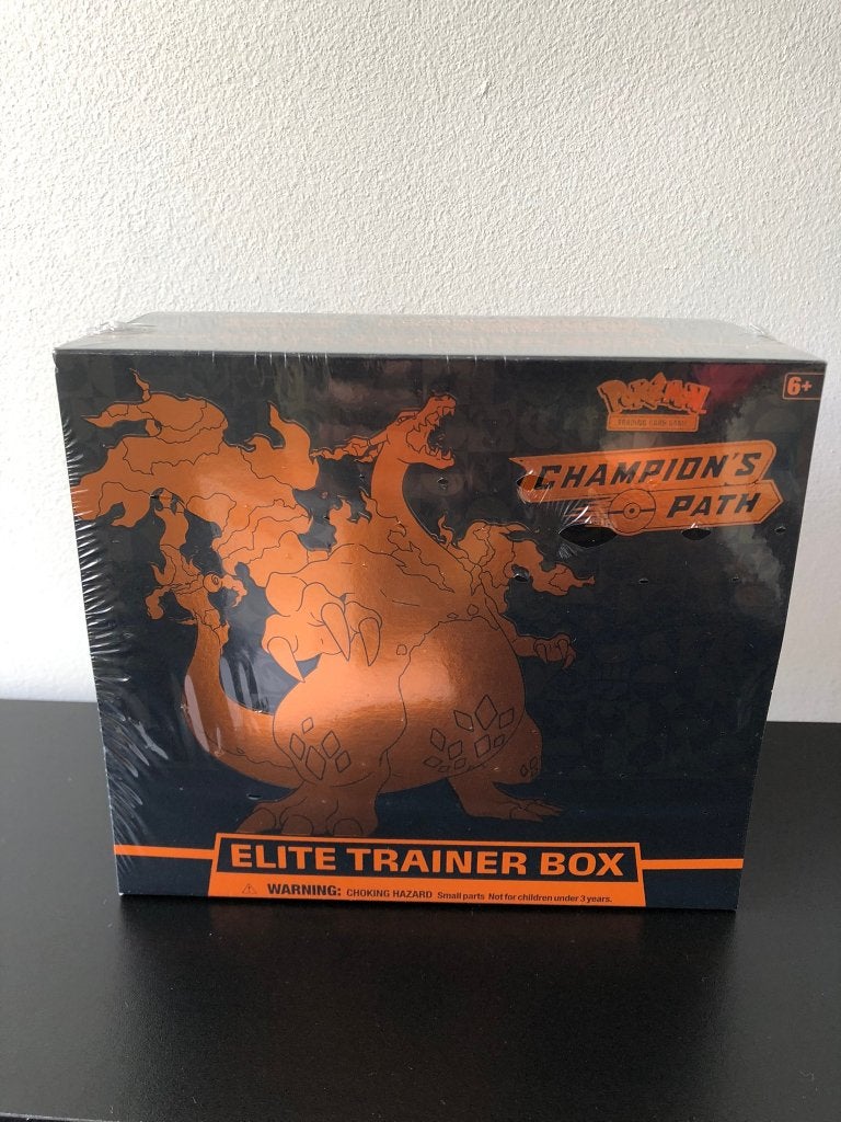 Champion's path elite trainer box, Ophalen of Verzenden, Nieuw, Boosterbox