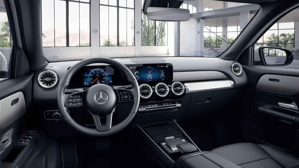Mercedes-Benz GLB 200 Luxury Line Panoramisch Dak | Verwarmd, Stof, Zwart, 4 cilinders, Wit