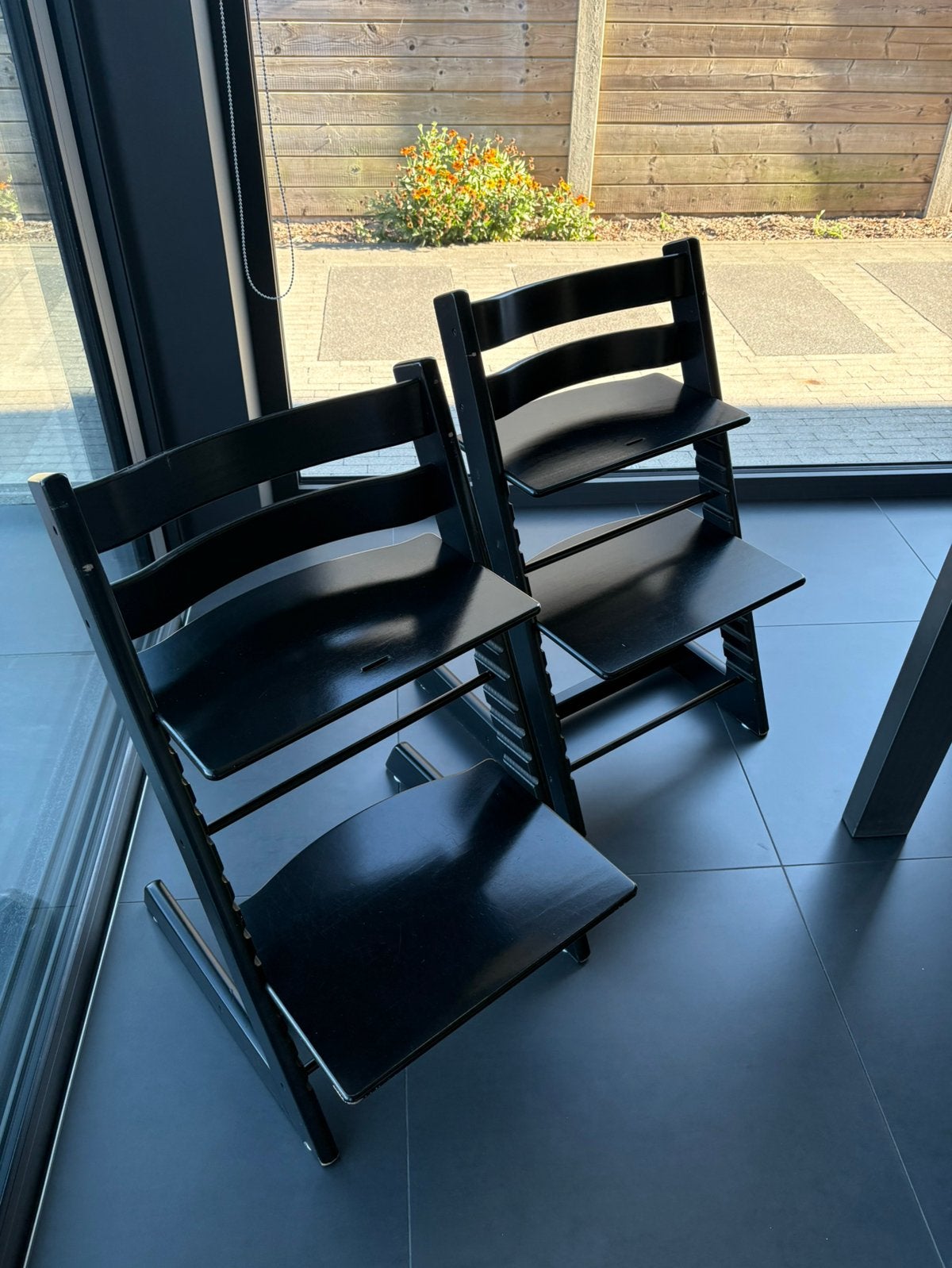 Tripp trapp stoel - 2 stuks, Tuin en Terras, Ophalen, Zo goed als nieuw
