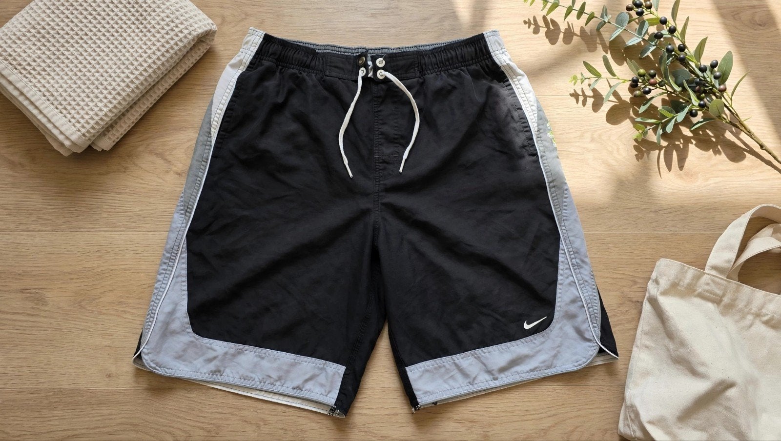 Nike - Taille L - Short Board Short / Bain / Sport - Noir /, Kleding | Heren, Ophalen of Verzenden, Beige