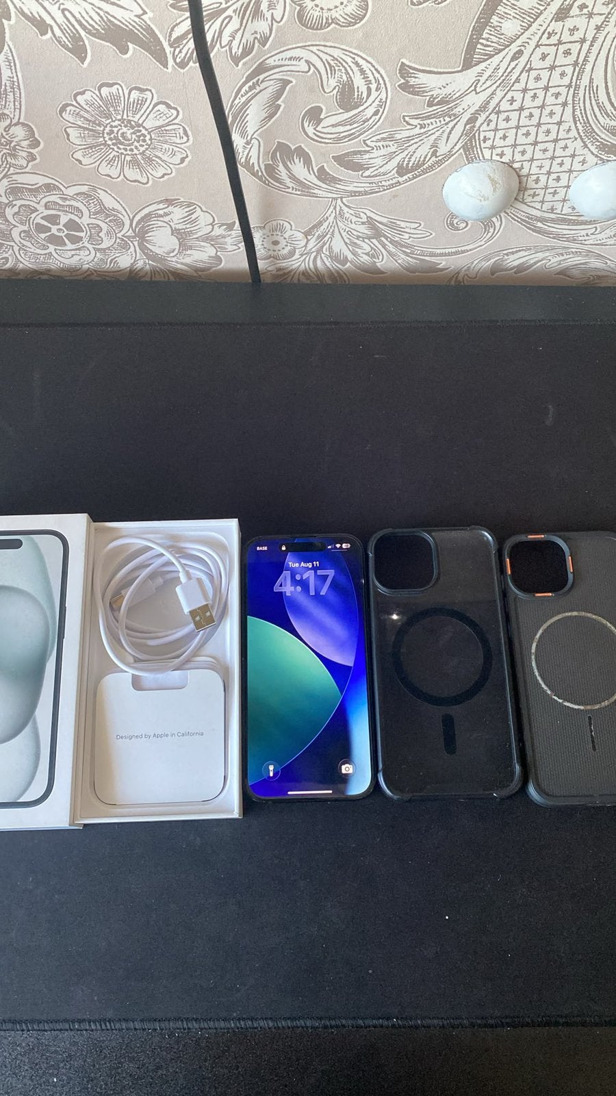 iPhone 15 noir comme neuf avec boîte, chargeur et 2 coques, 128 GB, IPhone 15, Comme neuf, Enlèvement