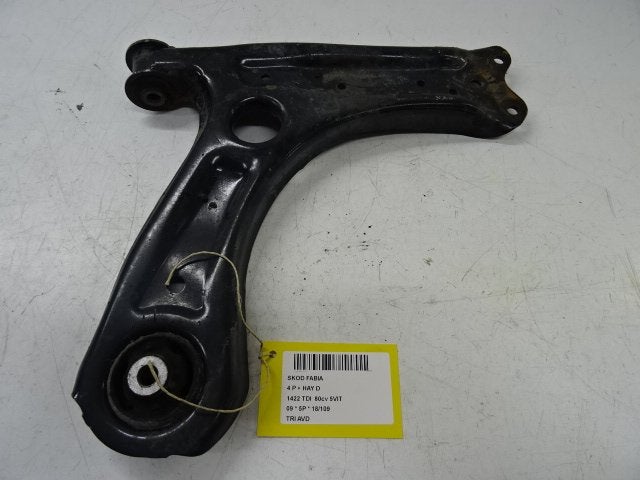 BRAS DE SUSPENSION AVANT DROIT (TRIANGLE) Fabia II (5J), Utilisé, Info@skoda-auto.de, Skoda, Max-Planck-Straße  3-5
64331  Weiterstadt, DE
