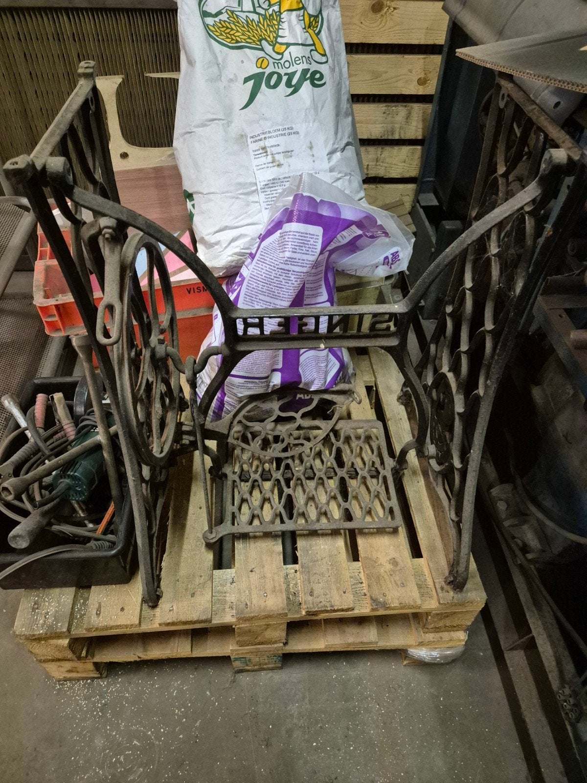 onderstel naaimachine, Ophalen