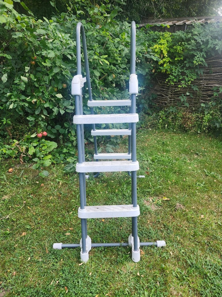 Intexladder zwembad, Tuin en Terras, Ophalen, Gebruikt, Ladder
