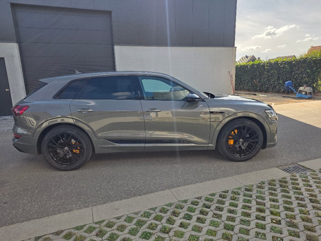 Audi e-tron 55 2x S LINE/408pk/BLACK-EDITION/MATRIX/AHK/KAM, Autos, Cuir, Argent ou Gris, Achat, Euro 6