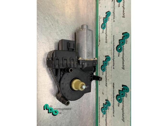 Raammotor Portier van een Audi A4 (A4 99-), Gebruikt, -, -, -
