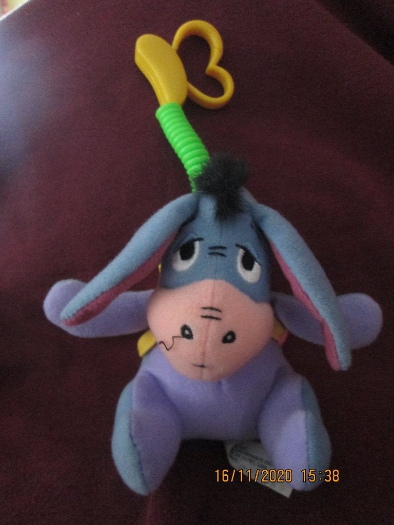 BOURRIQUET à suspendre, Enlèvement, Winnie l'Ourson ou amis, Comme neuf, Peluche