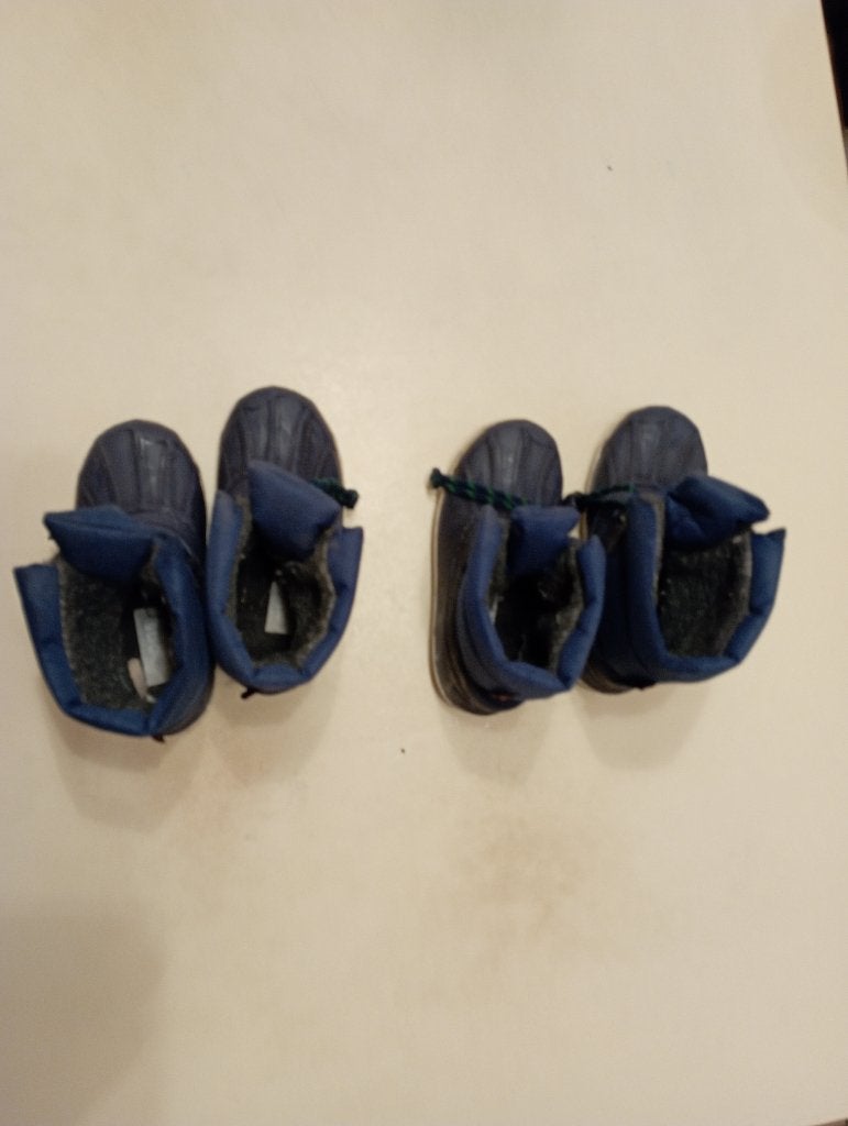 2 paires de bottes de neige taille 30, Enfants & Bébés, Enlèvement ou Envoi, Comme neuf