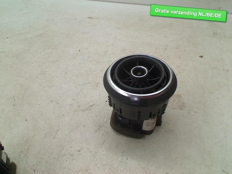 AERATEUR TABLEAU DE BORD Audi A3 Sportback (8VA / 8VF), Auto-Union-Straße  1,
85057  Ingolstadt, DE, Info@audi.de, Audi, Utilisé