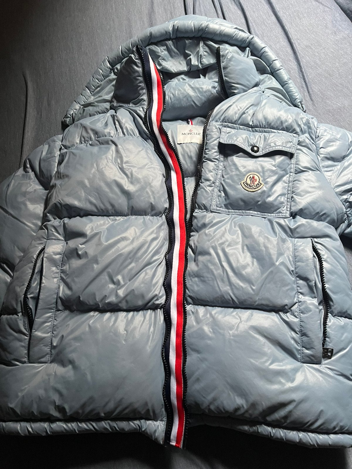 Veste Moncler originale, bleu clair, Enlèvement, Comme neuf, Taille 48/50 (M), Bleu