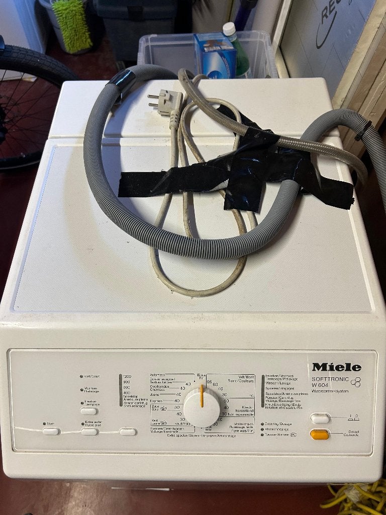 Machine à laver Miele Softronic W604, 6 à 8 kg, Programme lavage à la main, 85 à 90 cm, Enlèvement
