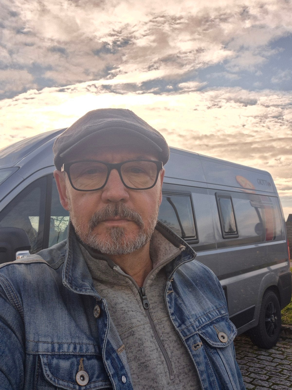 Vriendin/ campermaatje gezocht