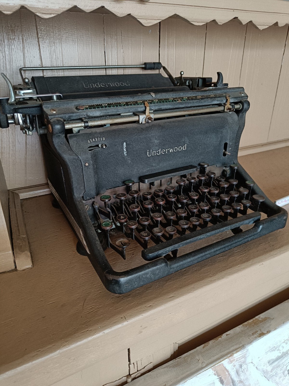 Machine à écrire Brocante - Marque Underwood, Enlèvement