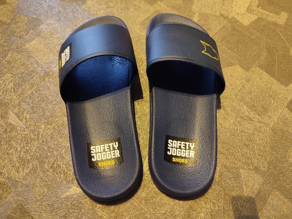 Slippers Safety Jogger The Wolfpack, Garçon ou Fille, Enlèvement ou Envoi, Comme neuf, Autres types