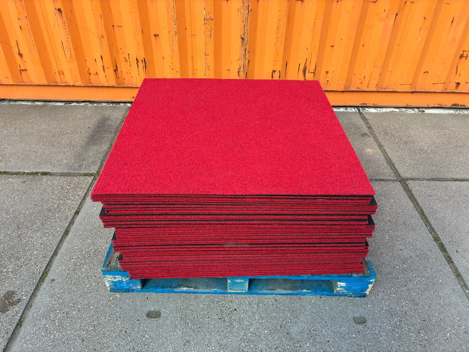 Beurstapijt tapijttegels 100x100, Ophalen, Zo goed als nieuw, Rood