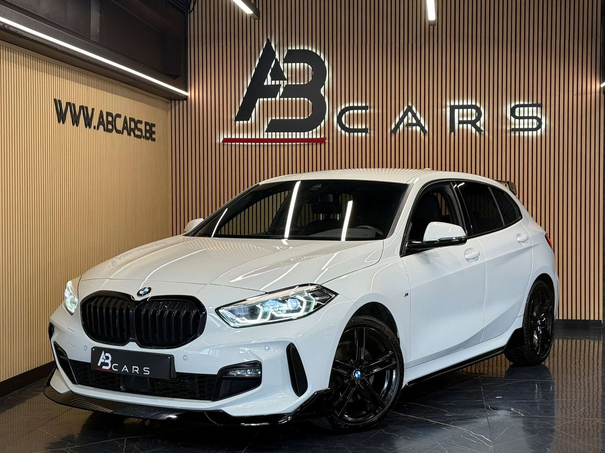 BMW 1 Serie 118 IA PACK M PERFORMANCE * GARANTIE 12 MOIS * 1, Autos, BMW, 100 kW, https://public.car-pass.be/vhr/23ebcdba-b873-43b2-bfcd-8f02198bccb3