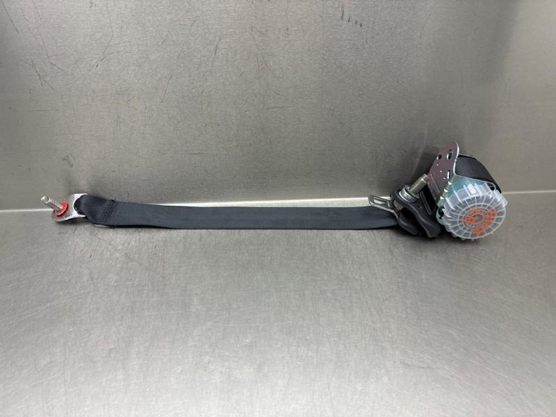 CEINTURE DE SECURITE ARRIERE GAUCHE Nissan Pulsar (C13), Dhr. M. Roggen, Stadsweg 37 37
9917 PV  WIRDUM GR., NL, Nissan, Utilisé
