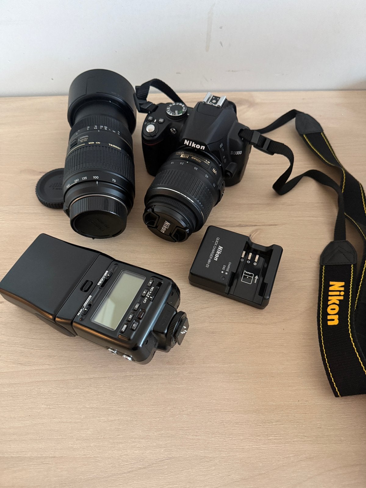 NIKON D3000, TV, Hi-fi & Vidéo, Enlèvement, Comme neuf, Nikon