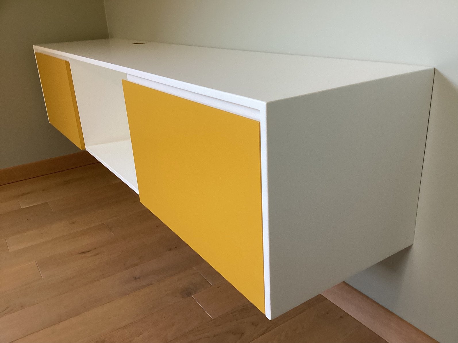 Modern meubel, Huis en Inrichting, Ophalen, Zo goed als nieuw