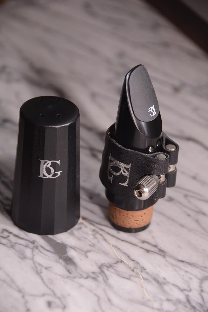 Accessoires pour clarinette : bec, ligature, étui, stand, Enlèvement ou Envoi, Comme neuf, Clarinette