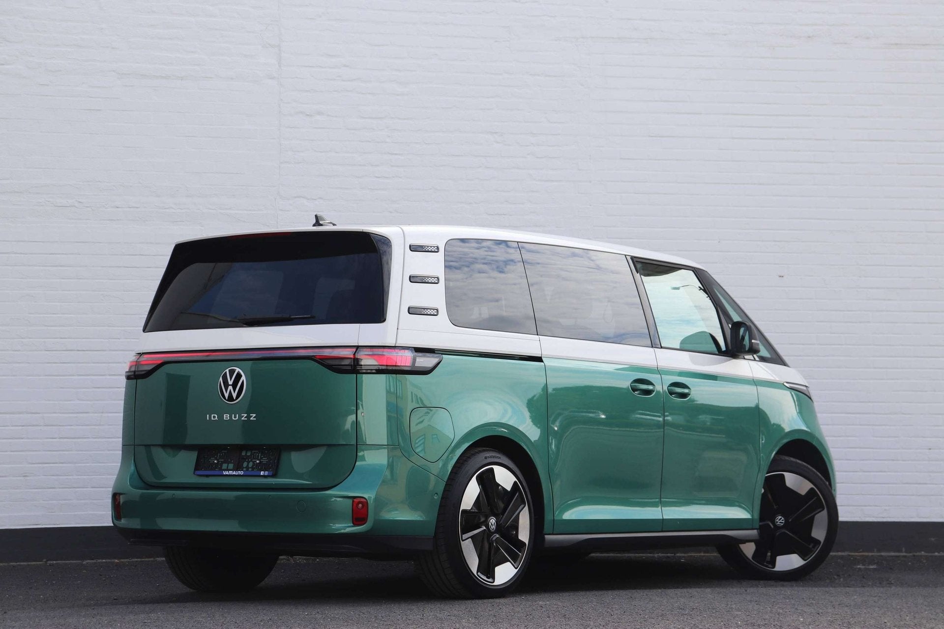 Volkswagen ID. Buzz 77 kWh Pro Style - ParkPro/Open&Close+/A, Auto's, Stof, Gebruikt, Euro 6, https://public.car-pass.be/vhr/8d809499-3ce0-47e4-901f-56135372f7dd