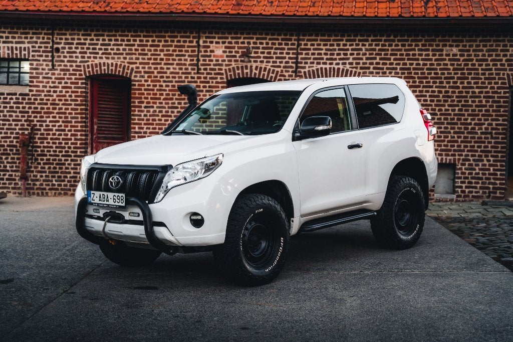 Toyota Land Cruiser 2.8 D-4D 177pk Automaat | €32.000 ex btw, Auto's, Automaat, Dealer onderhouden, Stof, Wit