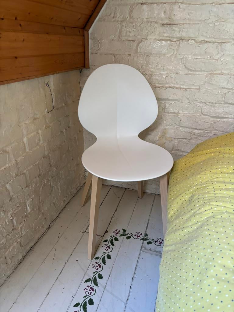 Calligaris 6 stoelen (3 wit 3 grijs), Ophalen, Zo goed als nieuw