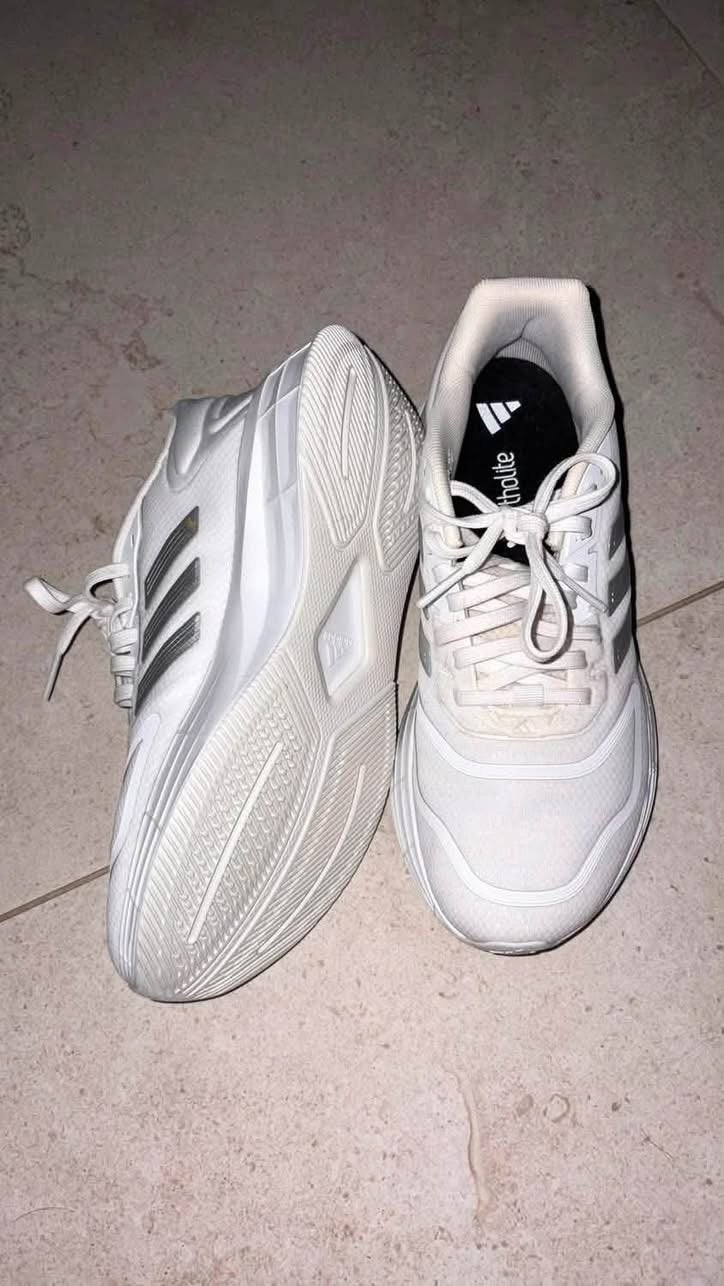 Chaussures Adidas authentiques - taille 36, Enlèvement, Neuf, Chaussures
