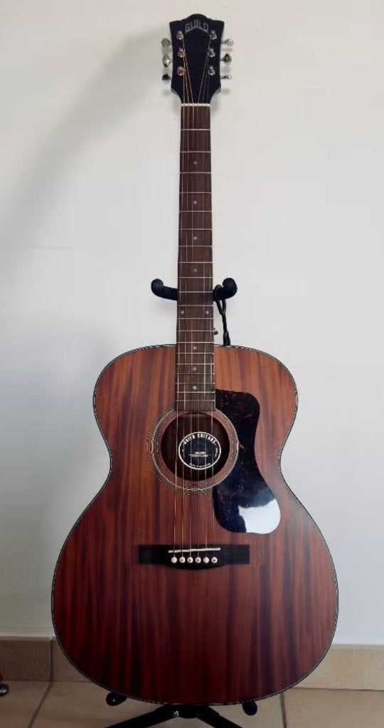 Guild OM-320 Acoustic Guitar, Muziek en Instrumenten, Snaarinstrumenten | Gitaren | Akoestisch, Ophalen of Verzenden, Gebruikt