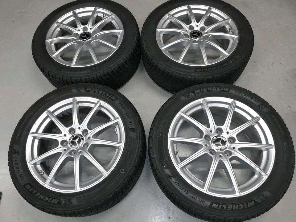4 velgen + originele Mercedes-Benz 17” winterbanden — zeer g, Ophalen, Winterbanden, Band(en)