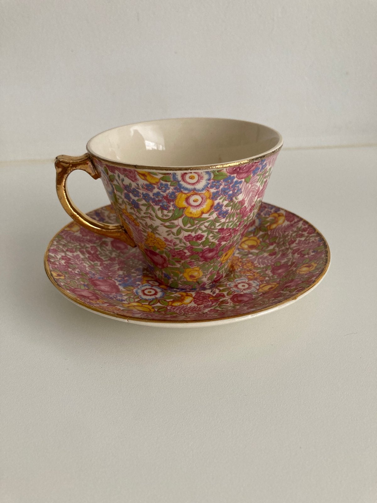 Tasse et soucoupe Boch Frères Mille Fleurs, Antiek en Kunst, Ophalen of Verzenden