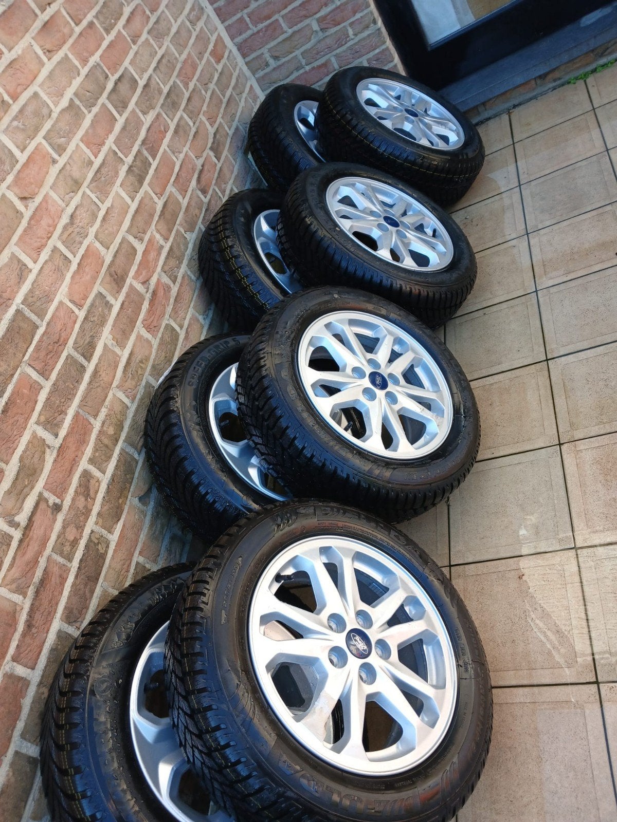 een complete set originele Ford lichtmetalen velgen inclusie, Ophalen, 16 inch, Band(en), 205 mm
