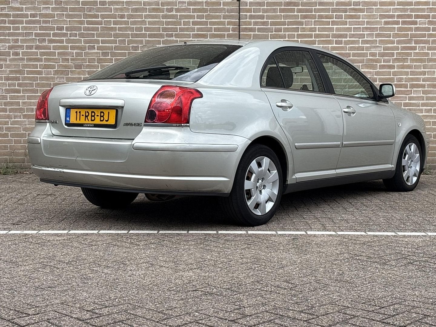 Toyota Avensis 1.8 VVTi Linea Terra | Airco, Avensis, Bedrijf, Handgeschakeld, Zilver of Grijs