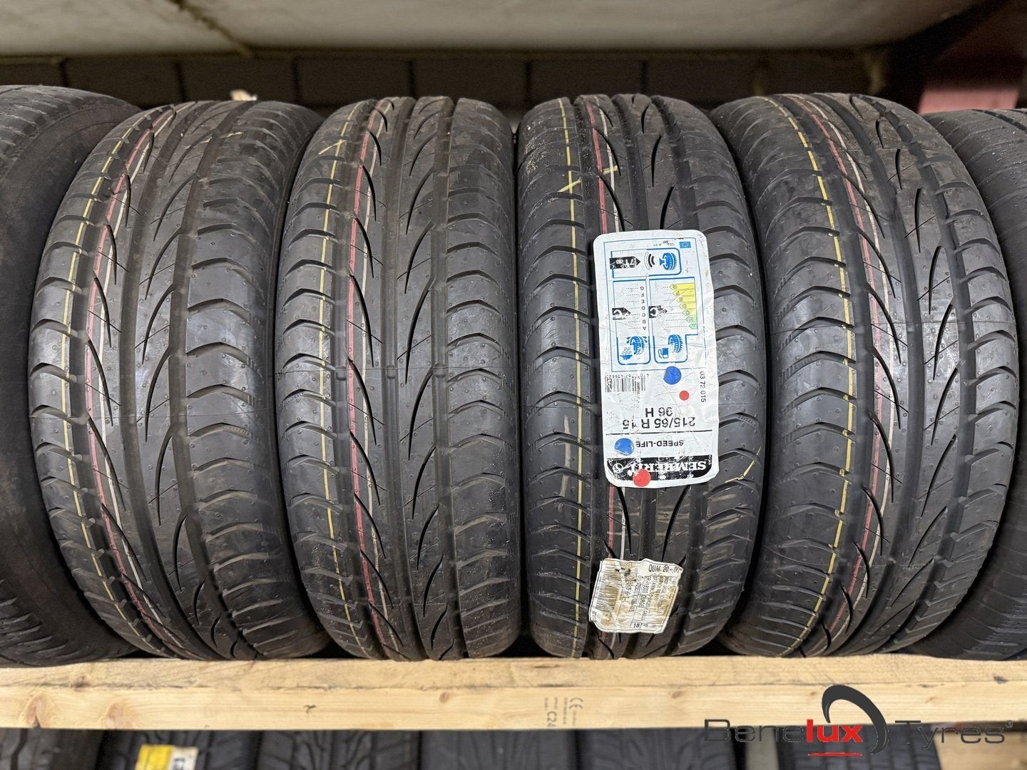 215/65R15 Semperits Speed Life 215/65 R15 215/65/15 2156515, Autos : Pièces & Accessoires, Neuf, 15 pouces, 215 mm, Véhicule de tourisme