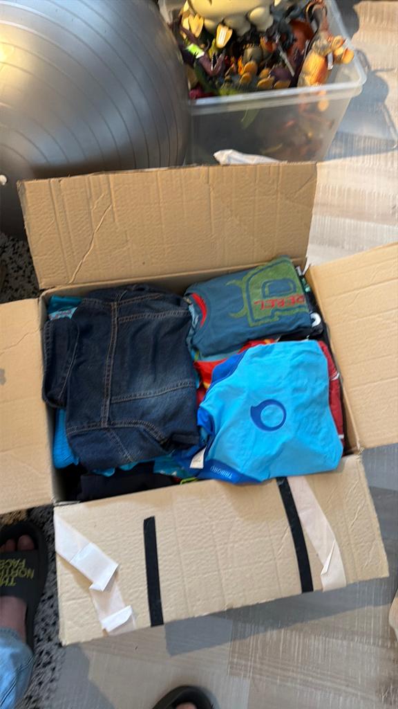 Kleding doos maat 98-104 jongens, Ophalen, Zo goed als nieuw, Maat 98