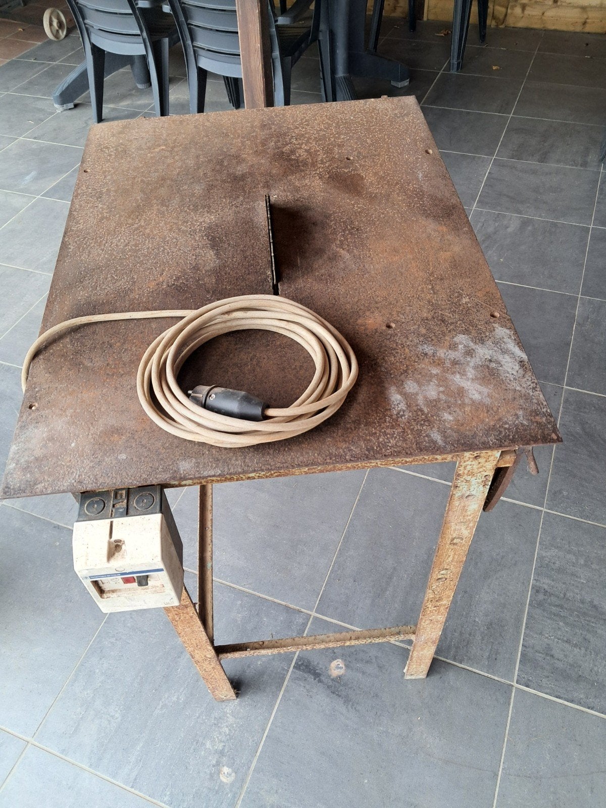Zaagtafel, Ophalen