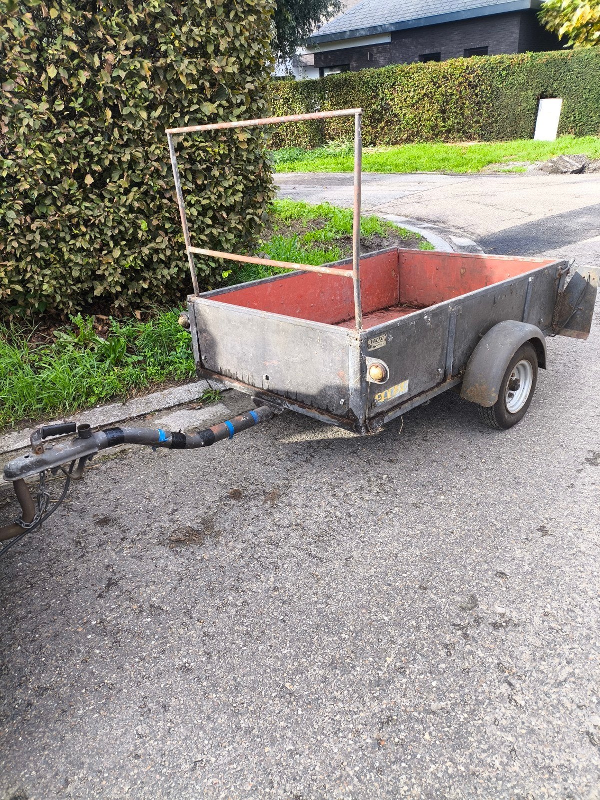 Aanhangwagen met beetje werk, Ophalen