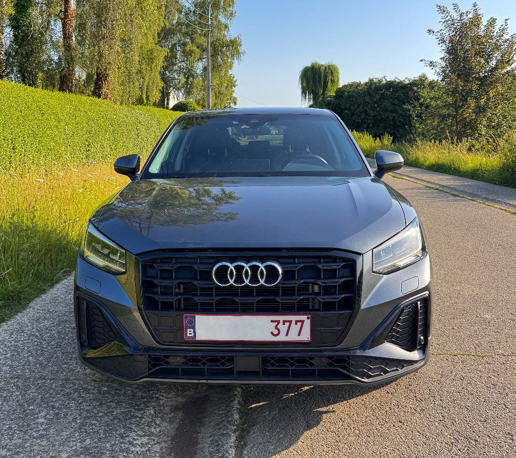 Audi Q2 35 TFSI S tronic – S line – 1er main 62.500 km, Autos, Cuir, Argent ou Gris, Achat, Noir