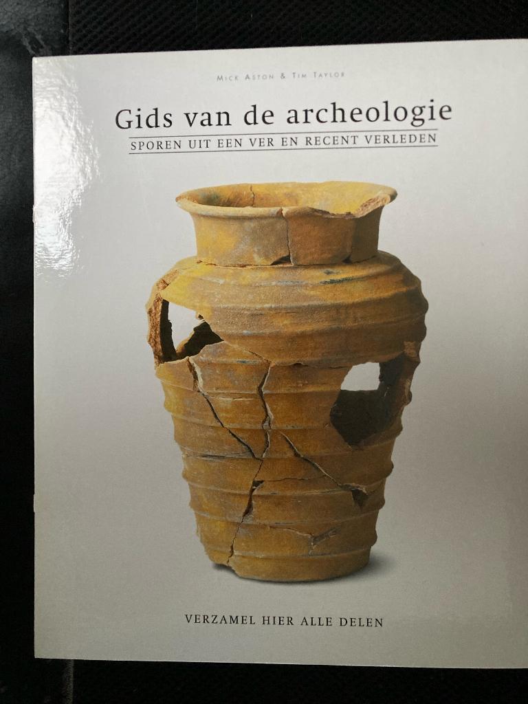 Gids archeologie “Sporen uit een ver en recent verleden”, Ophalen of Verzenden, Nieuw, Overige gebieden