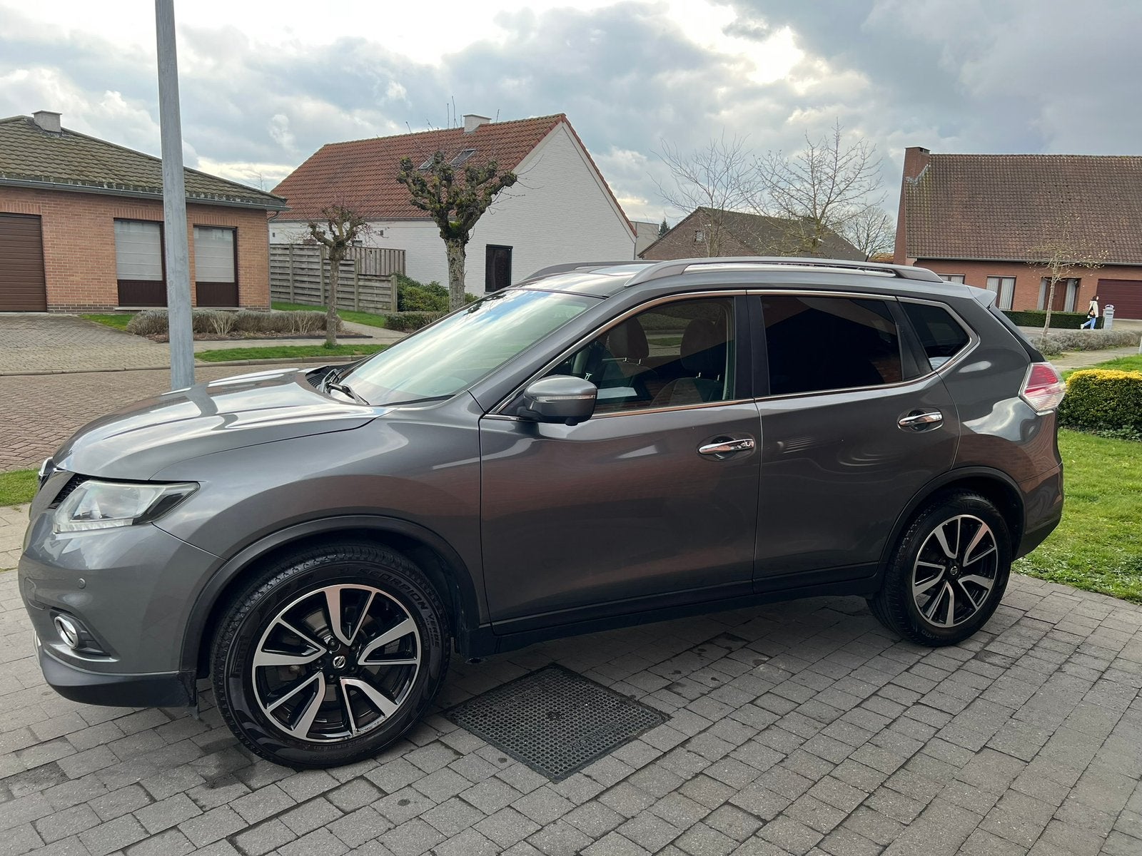 Nissan X-Trail 1.6 essence 7 personnes, Argent ou Gris, Achat, Euro 6, Entreprise